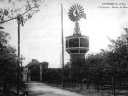 Route de Mantes, l'éolienne
