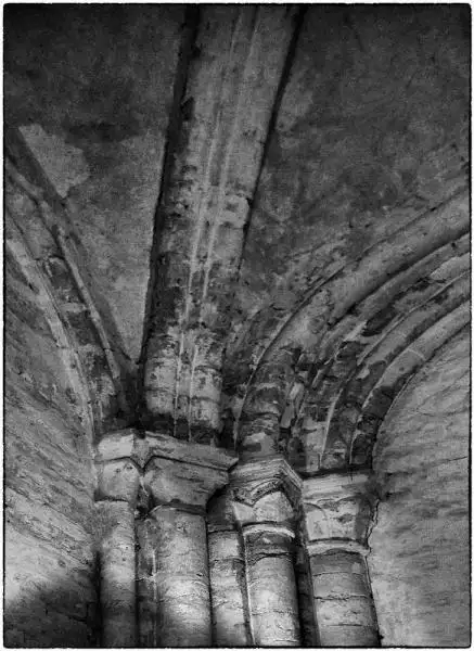 Voûtes de la Chapelle du Prieuré St Matin la Garenne (Photo François Berton) Voûtes de la Chapelle du Prieuré St Matin la Garenne (Photo François Berton)