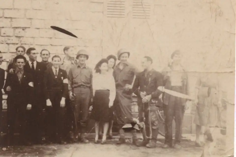 André Mandon en haut à gauche de la photo
